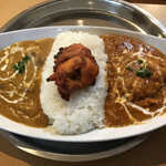 タージマハル エベレスト - Wカレー（左：かぼちゃのキーマカレー、右：チキンカレー）