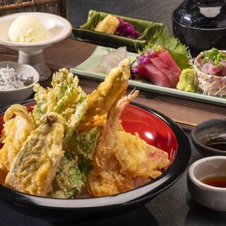 Tendon Ten-don (tempura rice bowl)