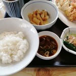 満月食堂 - この唐揚げの、つけダレもウンマイの！