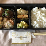 オステリア レガーロ - 弁当全景。ご飯の位置が逆？失礼