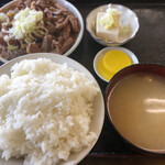 天神食堂 - 料理写真:もつ煮定食　ライス大盛　880円