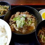 遠州屋 - 煮込み豆腐定食