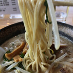 喫茶Live - 若干太い感じの中細麺、細麺も選べます