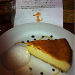 Kafe Ando Doggu Ran Reon - 本日のケーキ、ジェラートのセット♡
                        アイスココアはミルクと豆乳で選べました。