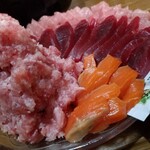みなと市場 小松鮪専門店 - ◆「まぐろの柵」