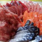 みなと市場 小松鮪専門店 - ◆「まぐろの柵」