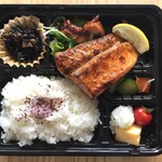 [2] 三文鱼原水干烤盒饭