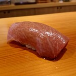 鮨 あらい - 中トロ(八丈島産)