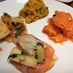 洋惣菜 亀洋 - 竹の子のペペロン、かぼちゃとゴルゴンゾーラの蜂蜜和え、キャロットラペ、スモークサーモンのフルーツマリネ✨