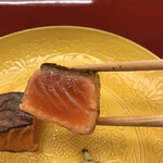 赤坂 菊乃井 - 昼懐石１２１００円（総額）。桜鱒燻し焼。同じタイプのお料理をフレンチでもいただきましたが、レア感はこちらが一番です。とーっても美味しかったです（╹◡╹）（╹◡╹）