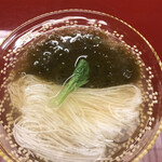 赤坂 菊乃井 - 昼懐石１２１００円（総額）。長芋そうめんともずく。技術は感じますが、味は今ひとつです。。。口直しと考えればいいのですが。。