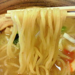 源製麺 - 豚骨ラーメン(自家製中細ストレート全粒粉麺)