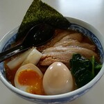 Menyamiujou - ピリ辛担担麺ちゃーしゅー４枚とっぴんぐ、クーポン煮玉子サービス