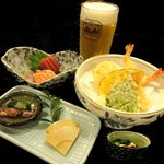 ほろ酔いセット（付出し・刺身二種・前菜二種・江戸前天ぷら盛り・生中1杯付き）