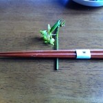 石臼挽き蕎麦香房 山の実 - 箸置き（黒文字の木）