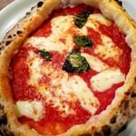 ◎Pizza Ciro...Margherita with ricotta cheese on the rim