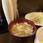 Kitsuchinsanae - お味噌汁とサラダ、ちくわ久しぶり
