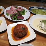 洋惣菜 亀洋 - 盛り付けた感じ