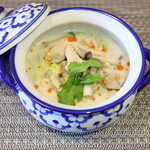 Mae Ping - トムカーガイ（鶏肉ココナッツスープ）