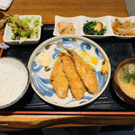 良膳 - アジフライ定食(小鉢+味噌汁付き)  1,080円(税抜)