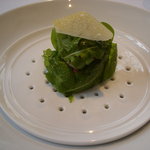 オーベルジュ・ド・リル - 前菜・海の幸のサラダ仕立て　小さな驚きと共に