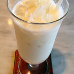 リビエラ．コーヒーショップ - バナナシェイク