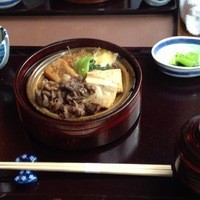今半万窯 新宿店 - ふたを開けて分解するとこうなります。