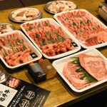 近江牛肥育牧場直営 ホルモン焼肉 犇 カメチク - 