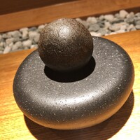 隼 - 【漆黒】もちもち食感。熱々注意。餅米の甘さと中身の具材の組み合わせが神