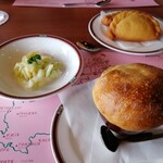 Resutoran Kiefu - 餃子のようなのがピロシキ