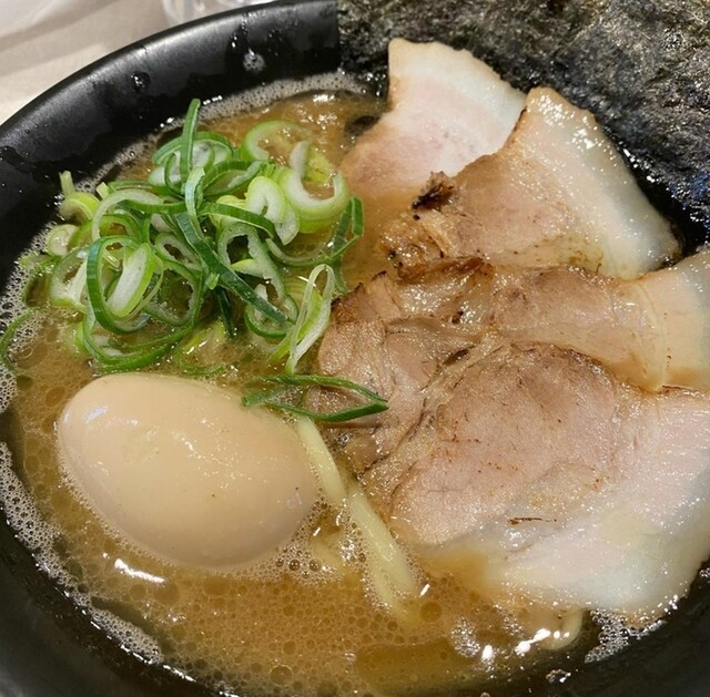 無邪気 濃厚豚骨醤油ラーメン 無邪気 本店｜博多 無邪気