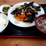 中華飯店 福源 - 木耳と玉子炒め定食800円