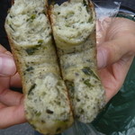 パンデュース - ほうれん草と黒ゴマのベーグル