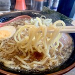 Ramen Touma - 麺は北海道産太麺