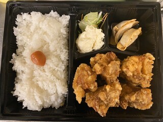 Torimaru - からあげ弁当680円