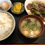 かつ美食堂 - 肉炒め定食(1,540円)
