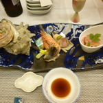 食べるお宿 浜の湯 - 夕食：筍木の芽味噌・鴨鍬焼き・針魚寿し・甚太鯵唐揚げ