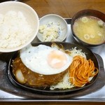 市場食堂秋葉屋 - ハンバーグステーキ定食 ￥850　※ご飯150g