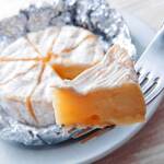 Roasted whole camembert (with honey)