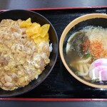 資さんうどん - 親子丼とミニうどん　７９０円税込