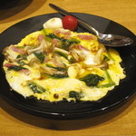 食菜居酒屋 かくれ家 - 厚切りベーコンとホーレン草の玉子グニュグニュ