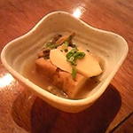 旬の隠れ家 あかり - お通し「筍と厚揚げ炊き合わせ」