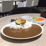 パークサイド カフェ 503 - スパイシーカレーのランチ