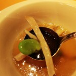 洋食の店 橋本 - エリンギとそら豆の入ったスープ