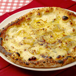 [No. 2 in popularity] Quattro Formaggi [4-cheese pizza made with raclette cheese from Tokachi]