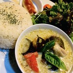 漁師風 BISTRO PULAMA - やみつきグリーンカレー