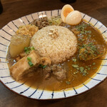 朔日 - おでんカレー×チキンカレーのあいがけ