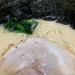濃厚とんこつラーメン 福福家  - 豚骨醤油ラーメン(並)