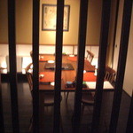 あひ鴨一品 鳥安 - 廊下から見た個室