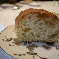 グリルうかい 丸の内店 - バゲットというよりはバタール？ブール？